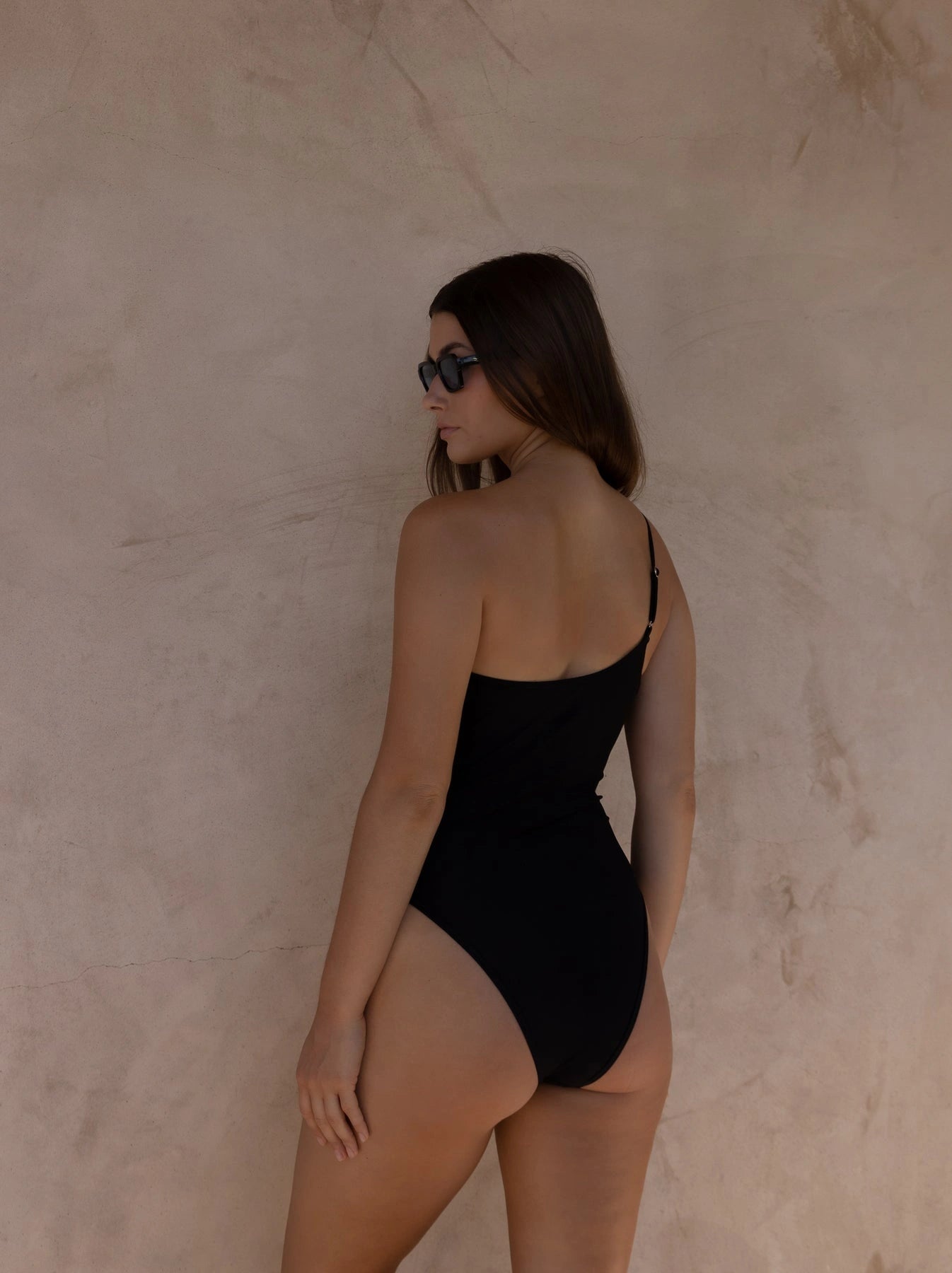 THÉA ONE-PIECE