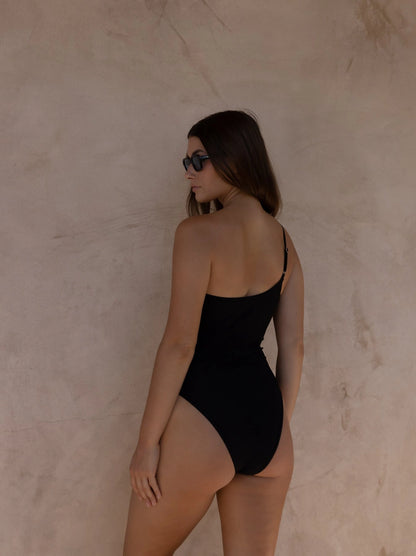 THÉA ONE-PIECE